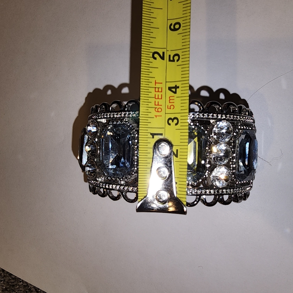 Elegant Silver Crystal Bracelet - Picture 6 of 6